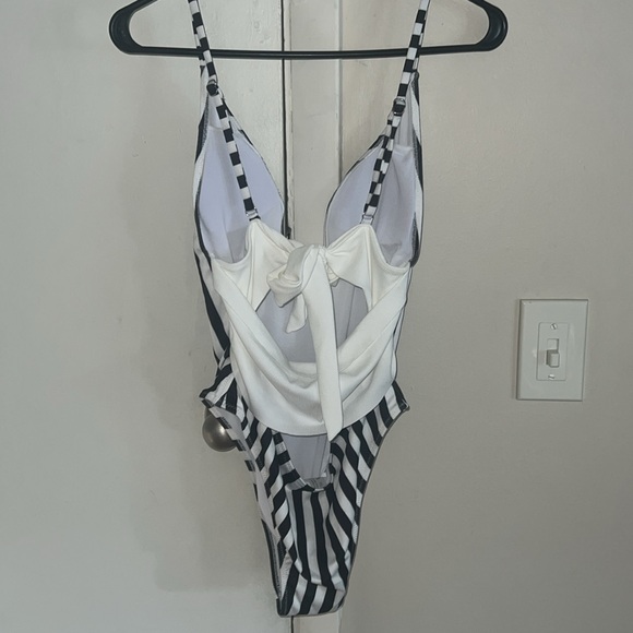 Classy Swim suit - Picture 2 of 3